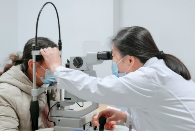 关注青光眼，光明伴同行丨镇江康复眼科世界青光眼周主题公益活动